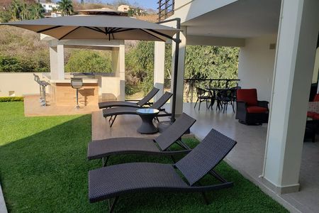 LUXURY RESIDENCE IN SANTA FE XOCHITEPEC GOLF CLUB, MORELOS