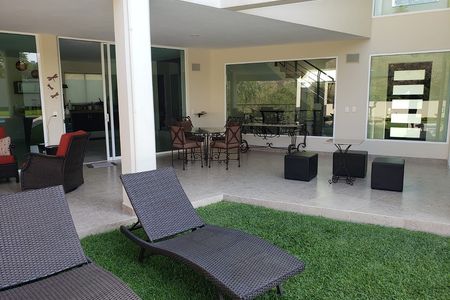 LUXURY RESIDENCE IN SANTA FE XOCHITEPEC GOLF CLUB, MORELOS
