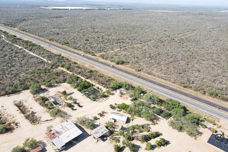 1,686 HECTARES