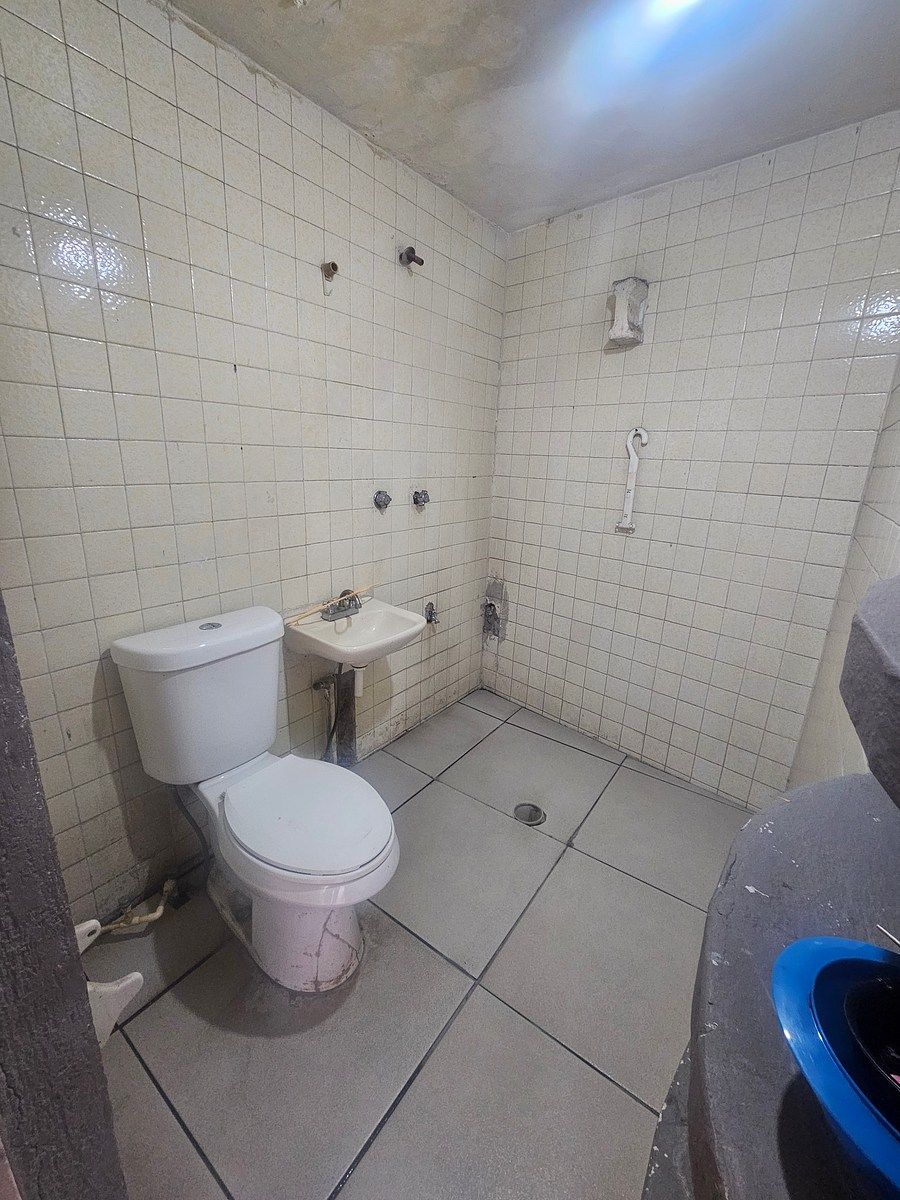 7 de 17: Baño Planta Baja