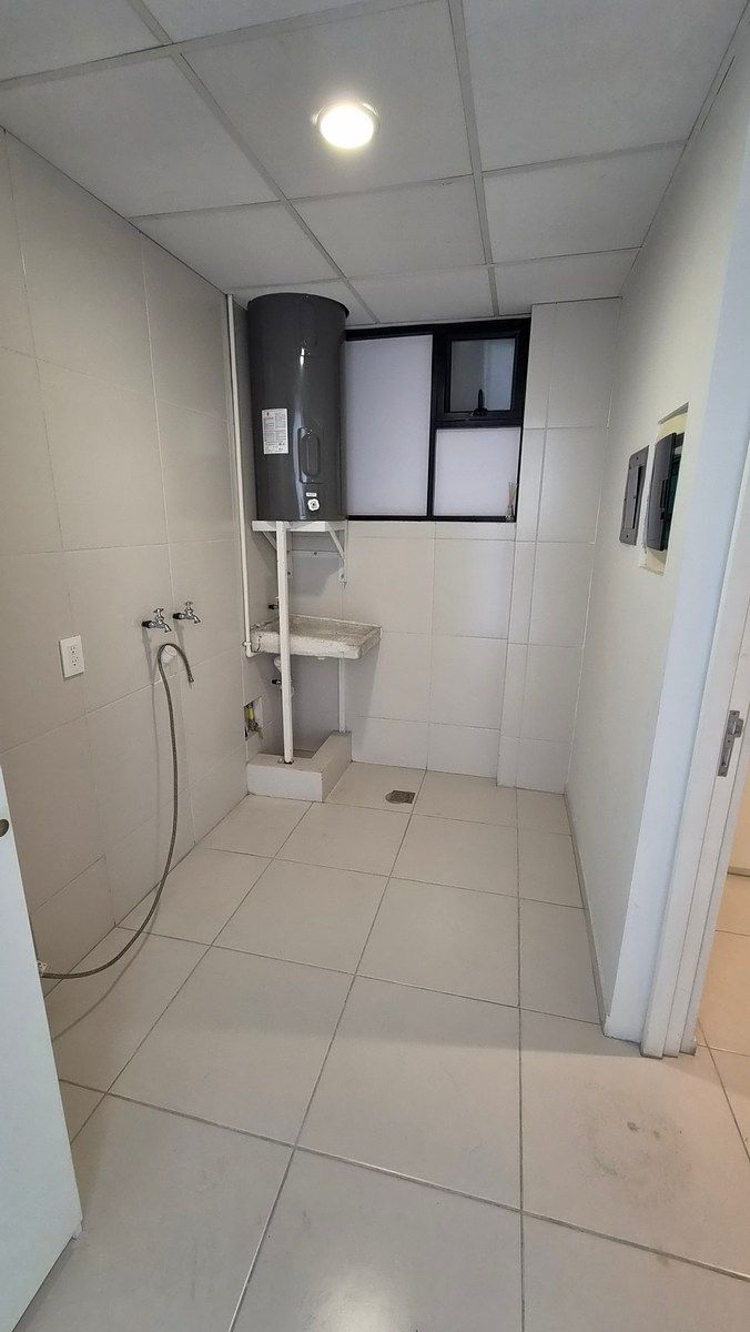 25 of 34: Cuarto de servicio