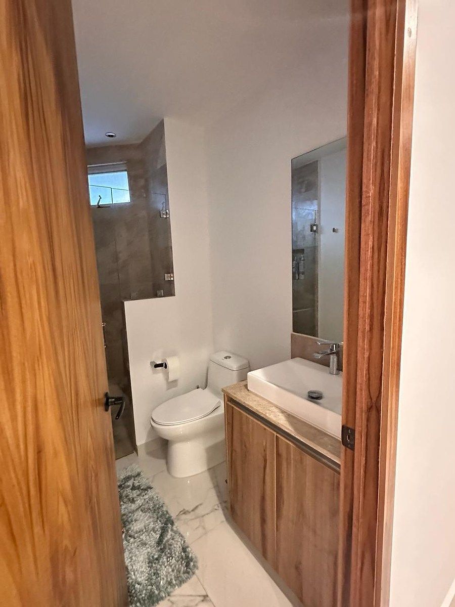 13 of 20: Baño 3