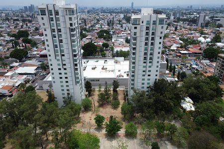 Departamento en renta en Espacios Galerías, nivel 14. Incluye mtto