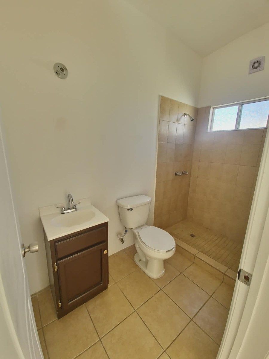 13 de 20: BAÑO COMPLETO EN PLANTA ALTA
