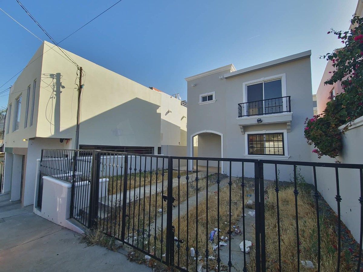 1 de 21: FACHADA EXTERIOR