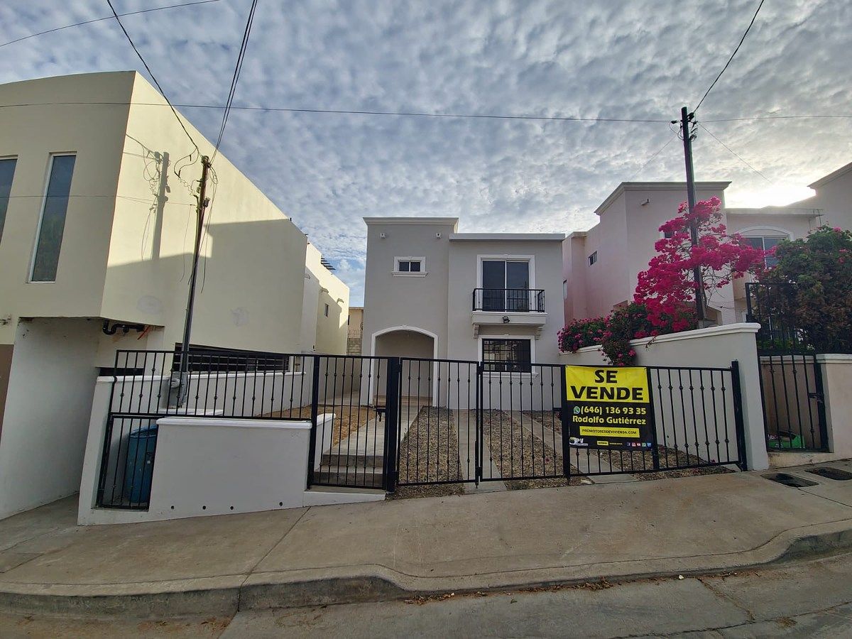 FACHADA EXTERIOR, photo 1 of 20