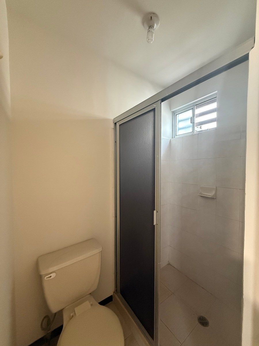 16 of 22: Baño recamara principal