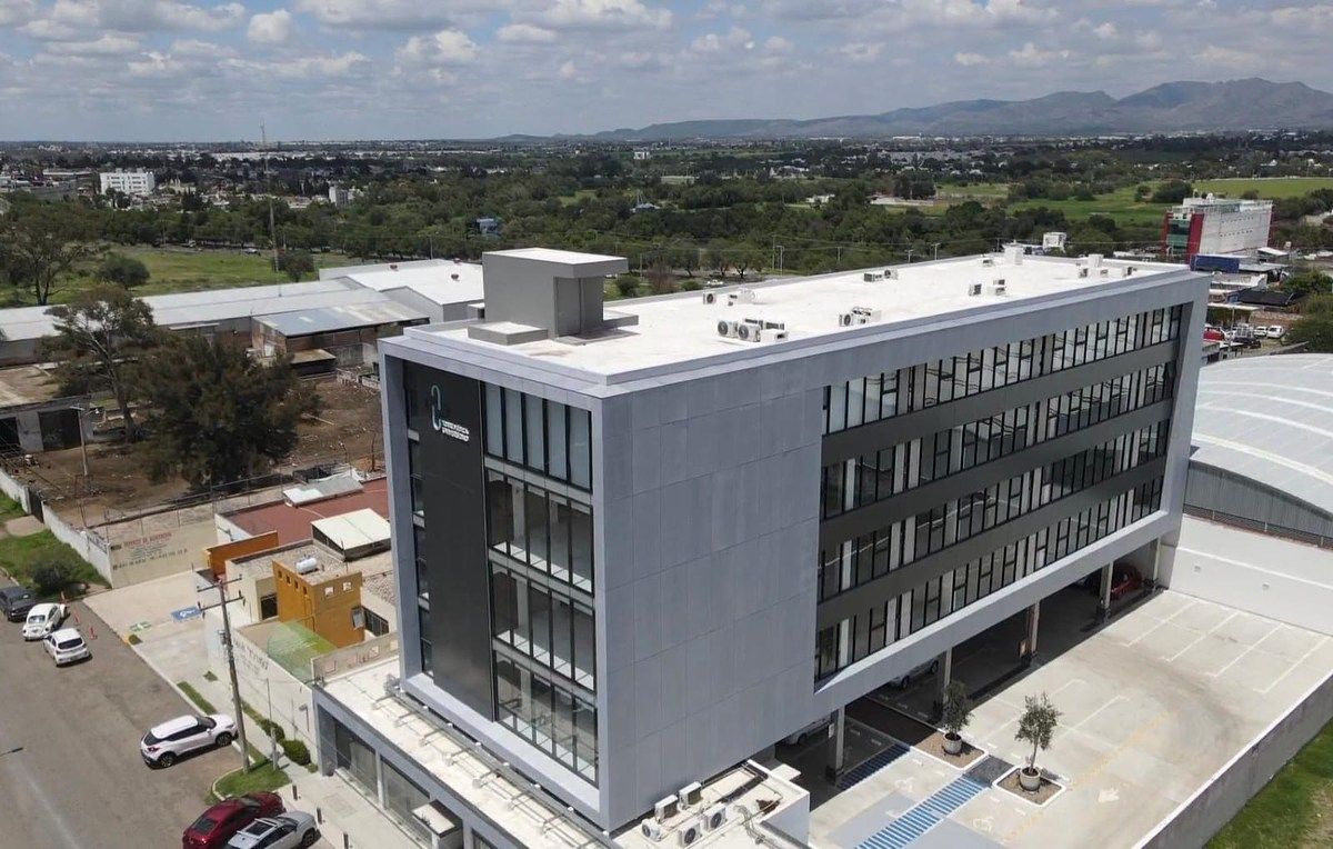 CONSULTORIO EN VENTA/RENTA AL NORTE, foto 1 de 12