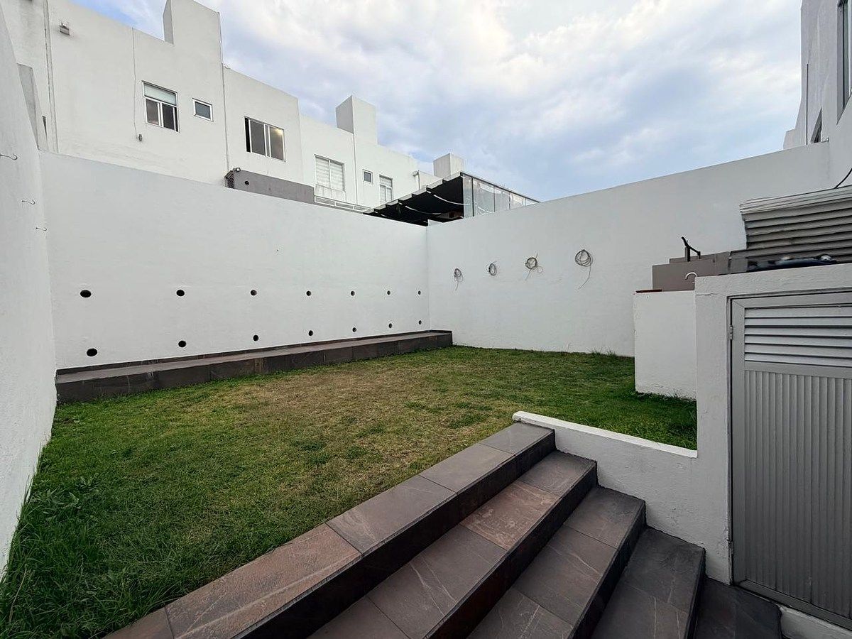 Venta casa en Bélgica con excedente de terreno en Residencial Lago Esmeralda - foto 4