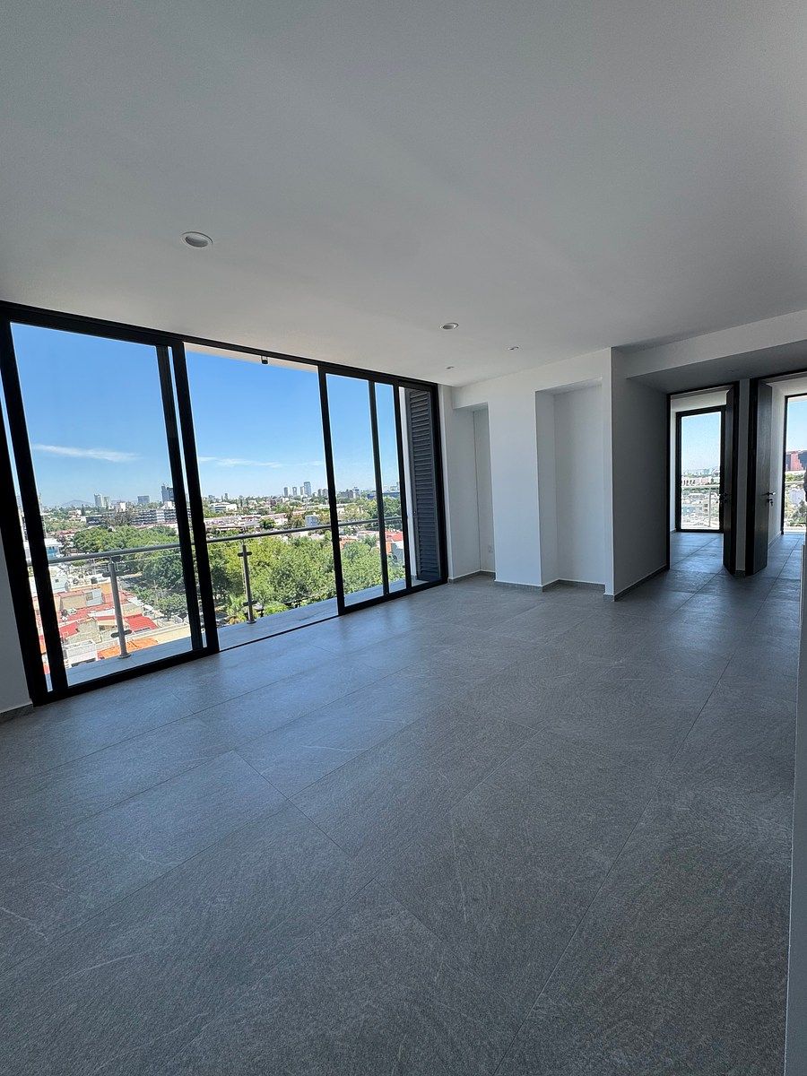 ESTRENA DEPA EN RENTA A 2 MINS DE PLAZA DEL SOL CON ALBERCA, GYM Y ROOFTOP, foto 1 de 20