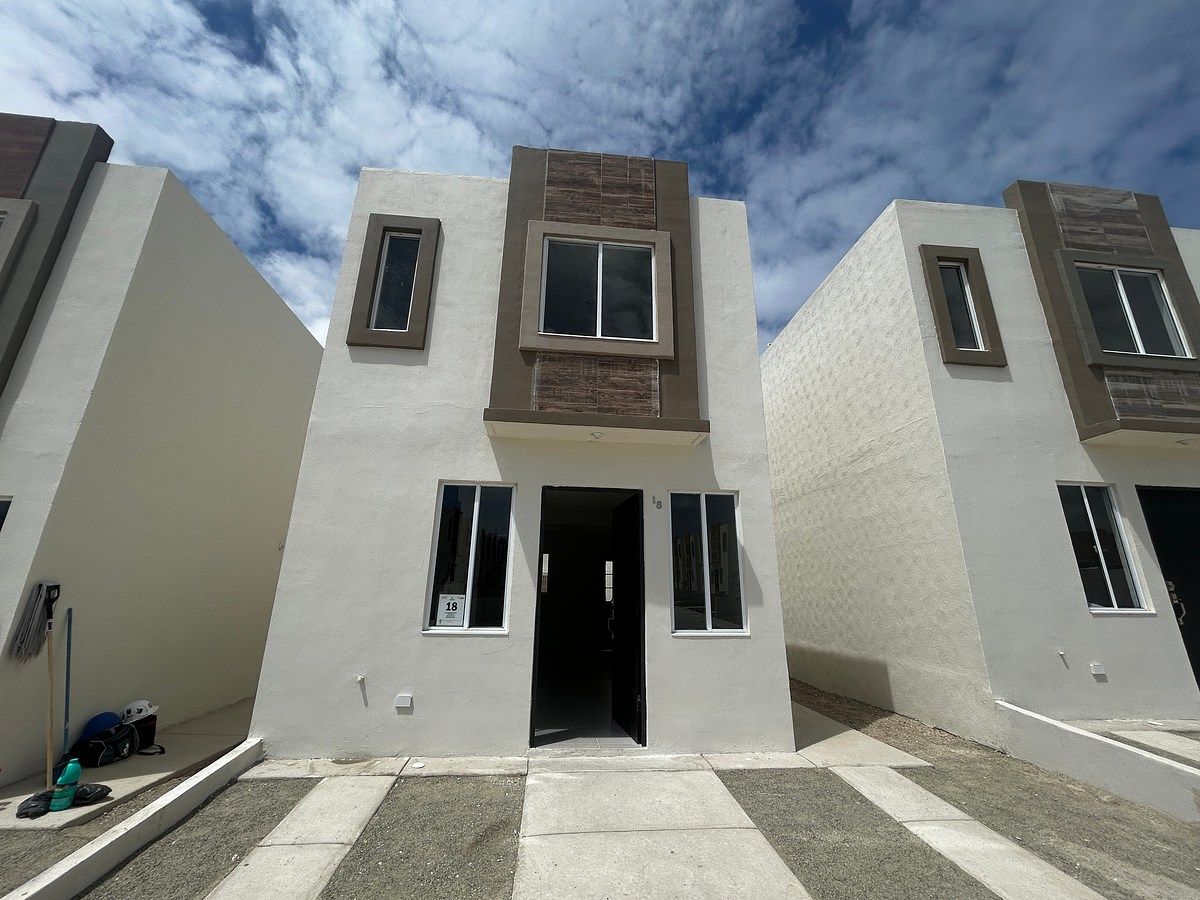 Casas en venta -  SANTA FE (dentro de privada) | Tijuana B.C., foto 1 de 23