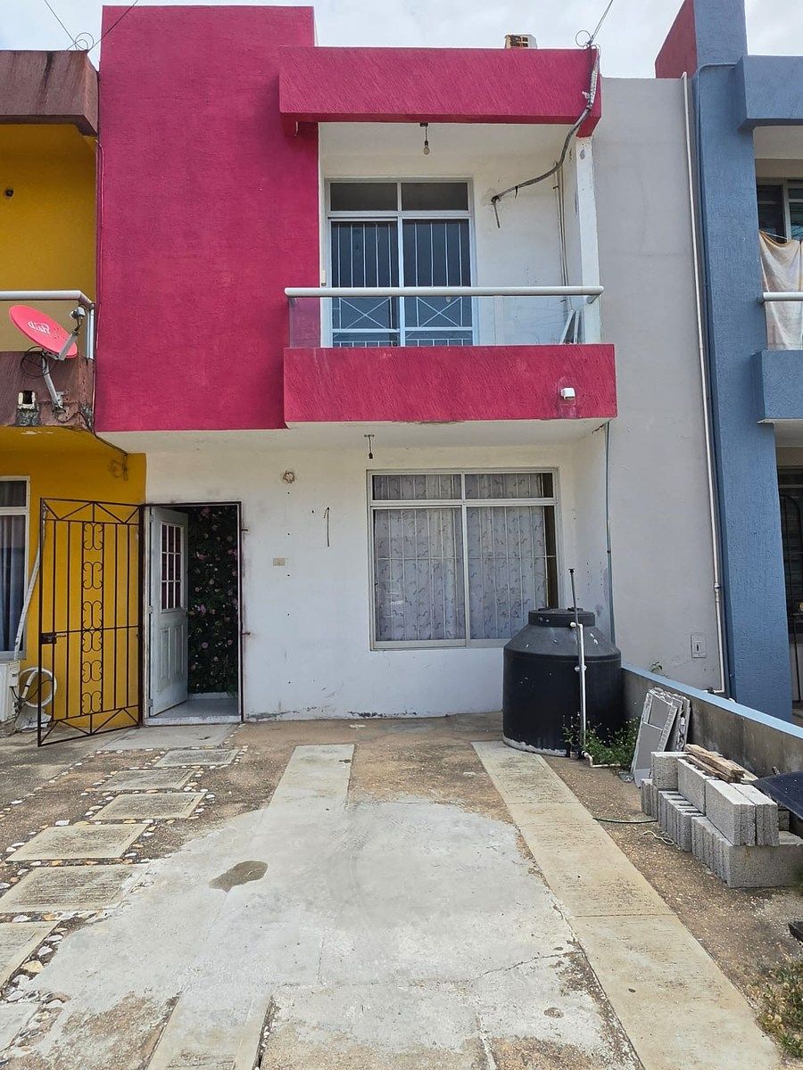 Fachada., foto 1 de 13