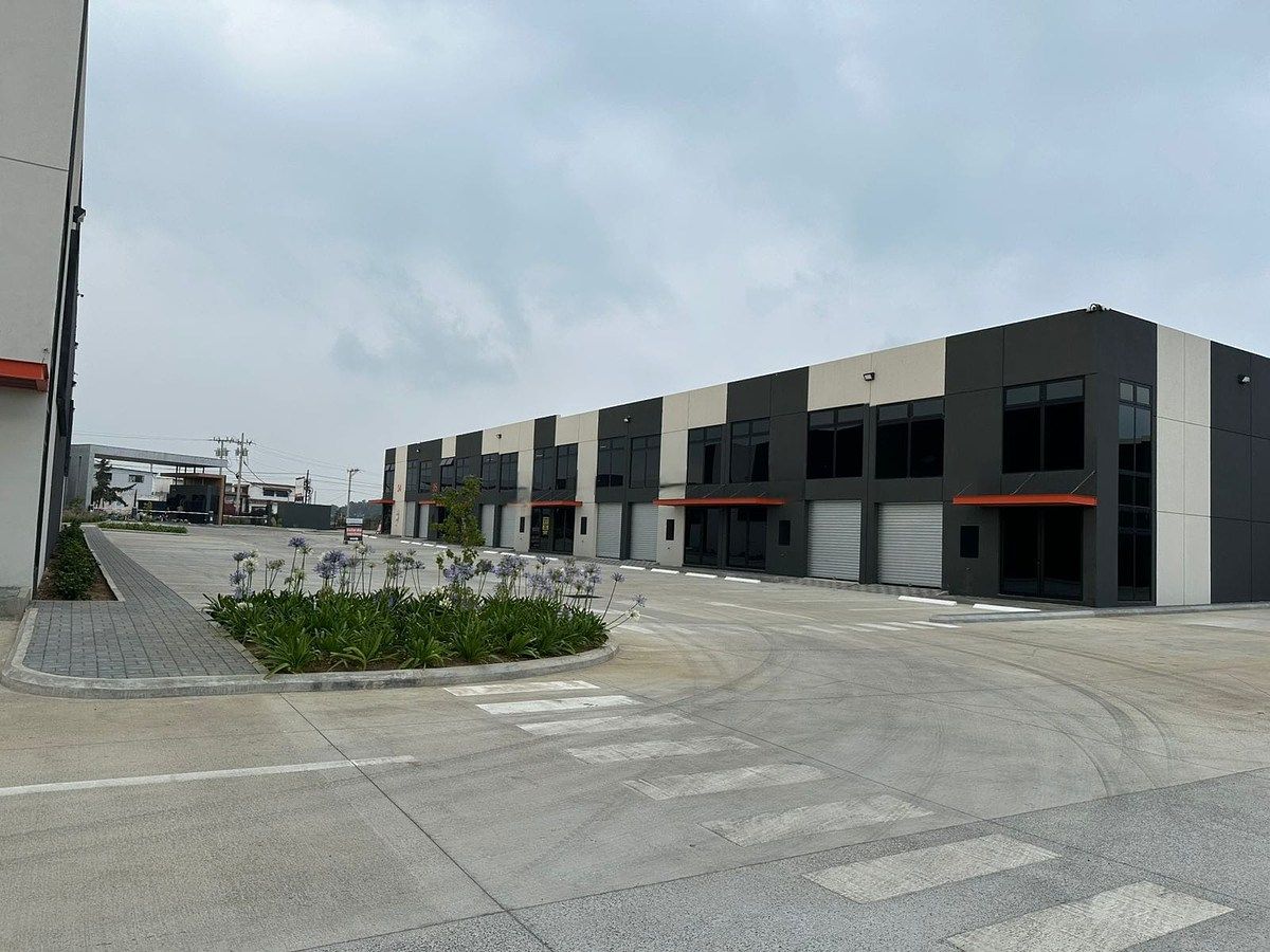 Bodegas Nuevas de Dos Niveles en Renta | Punto Estratégico en Chimaltenango - Image 3