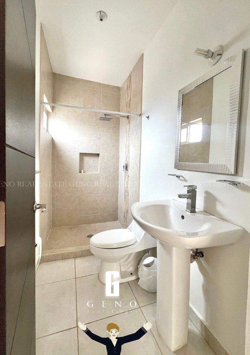 10 de 13: Baño habitación principal