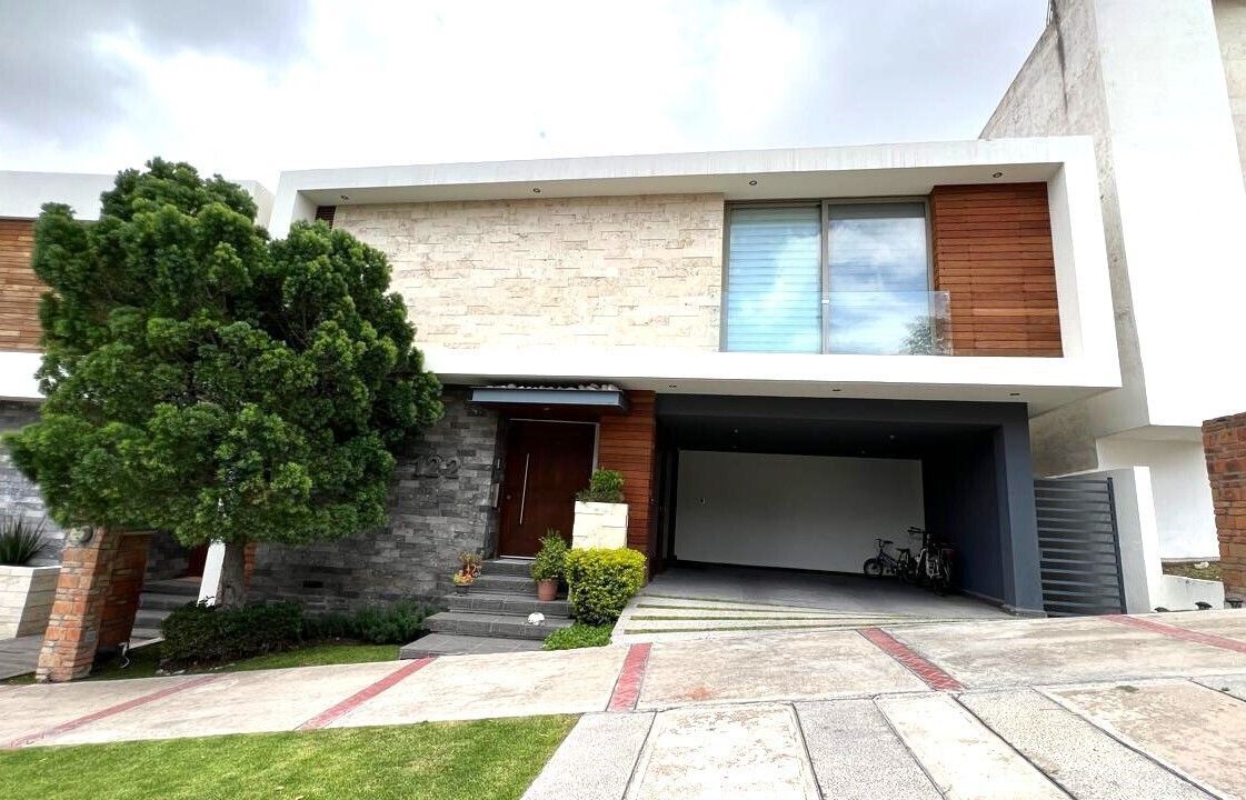 Casa en Renta en Club de Golf La Loma  con Alberca., foto 1 de 18