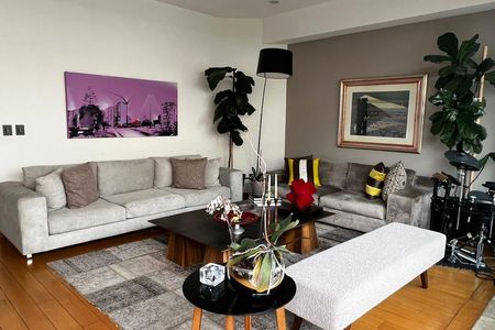 Excelente departamento en Bosque Real