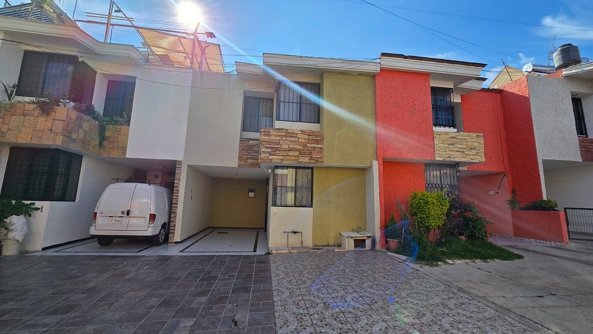 Casa em condomínio fechado em La Federacha, Guadalajara, foto 2 de 18