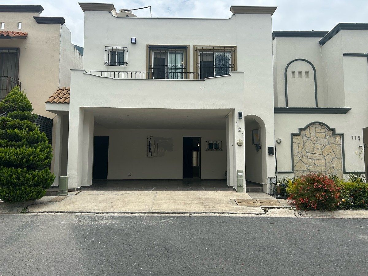 House For Rent Private Colinas Del Huajuco, photo 1 of 17