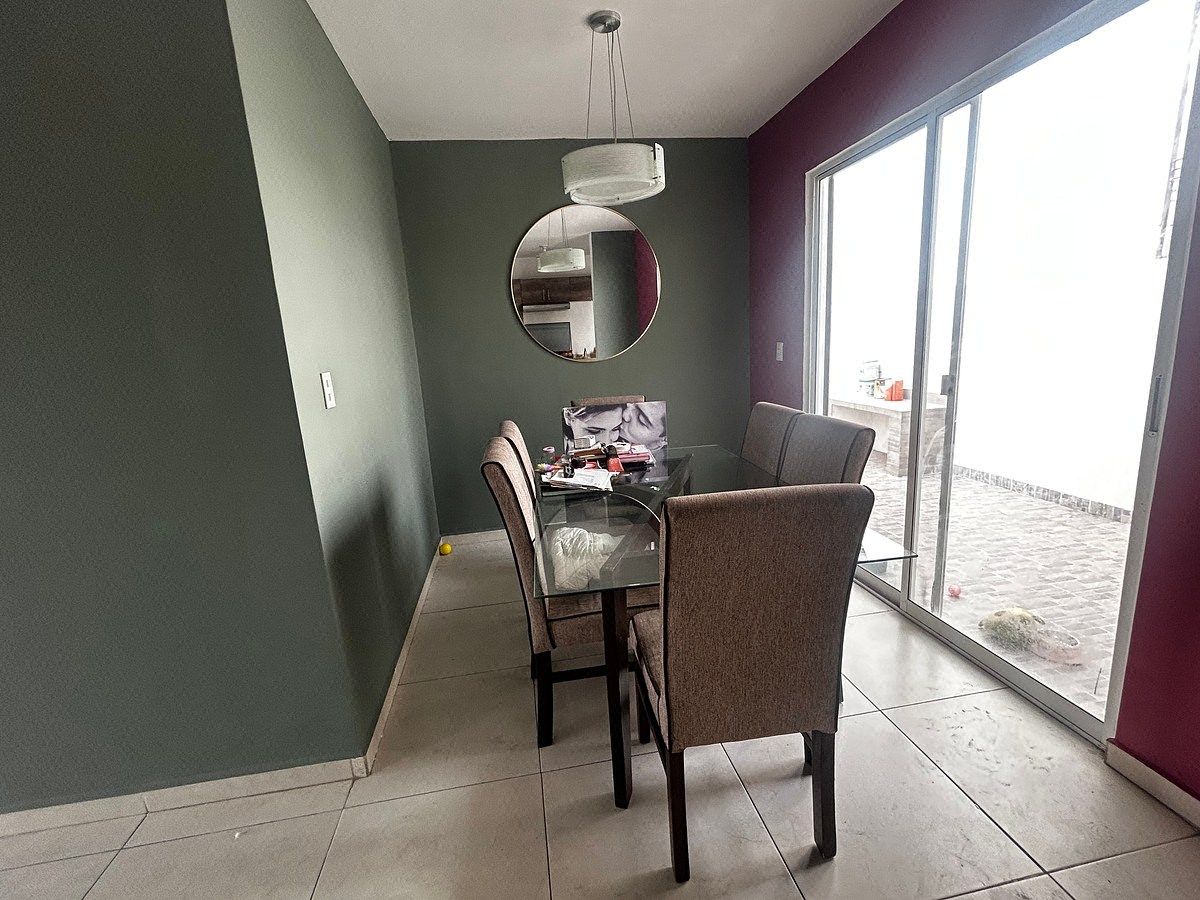 4 of 16: Comedor