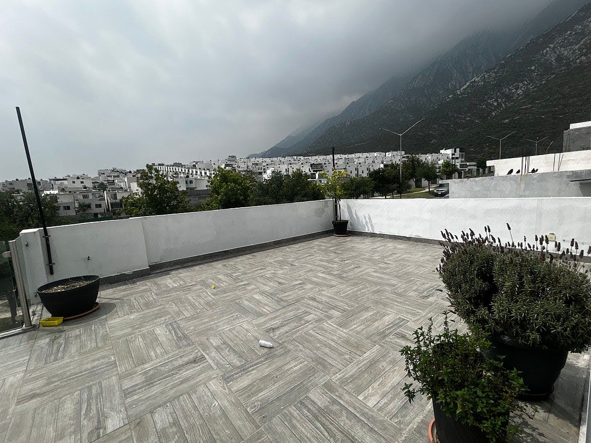 13 of 16: Terraza