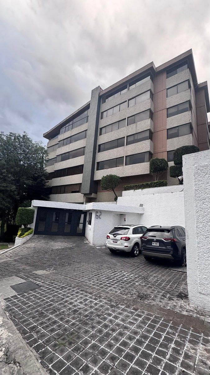 1 de 22: Entrada edificio