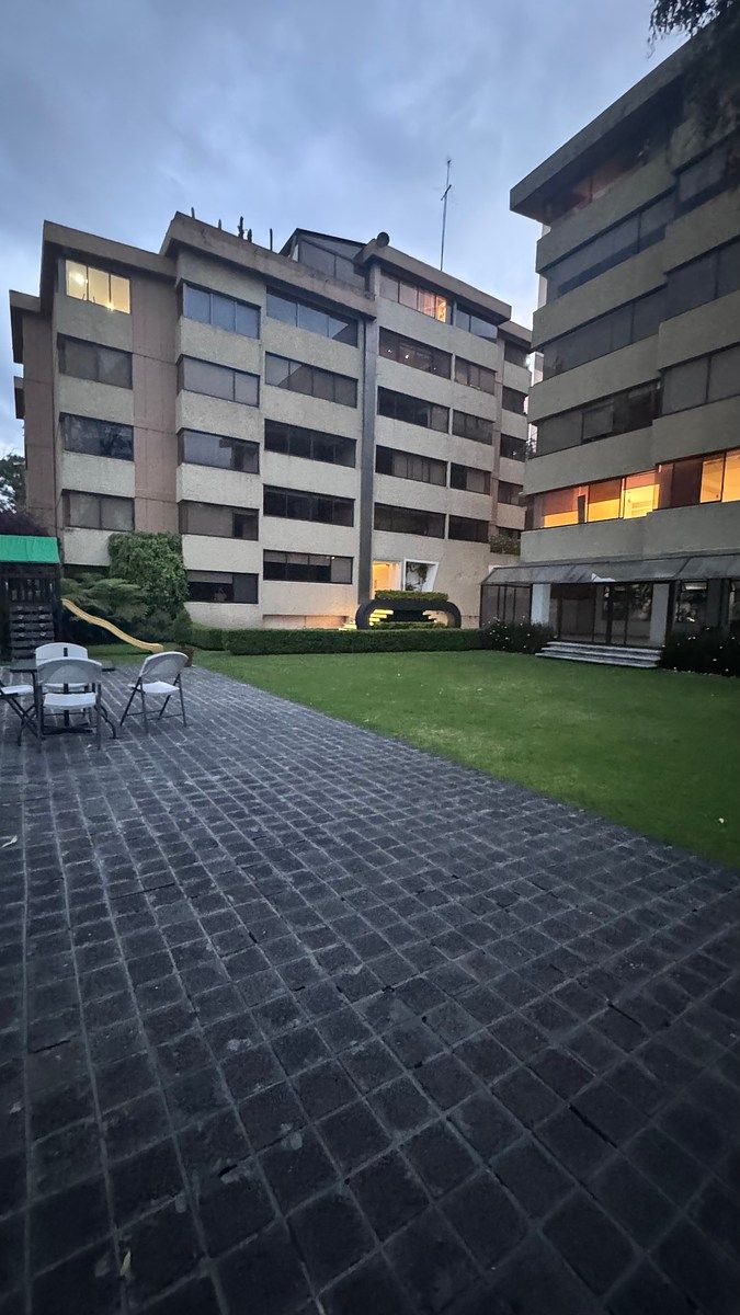20 de 22: Asador y jardín