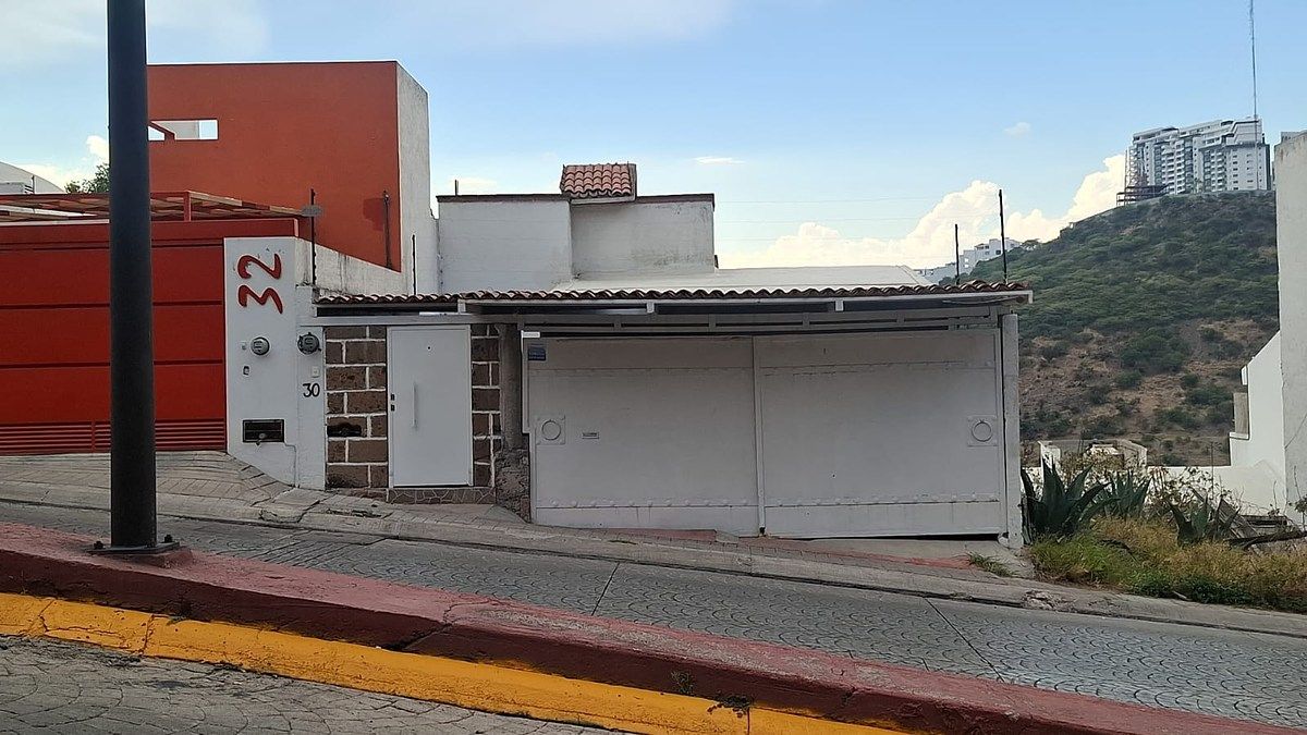 3 de 40: Fachada
