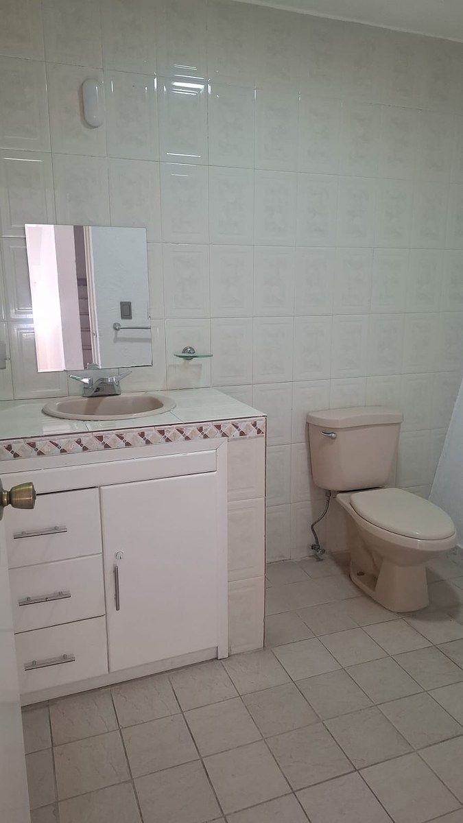 21 de 40: Medio baño