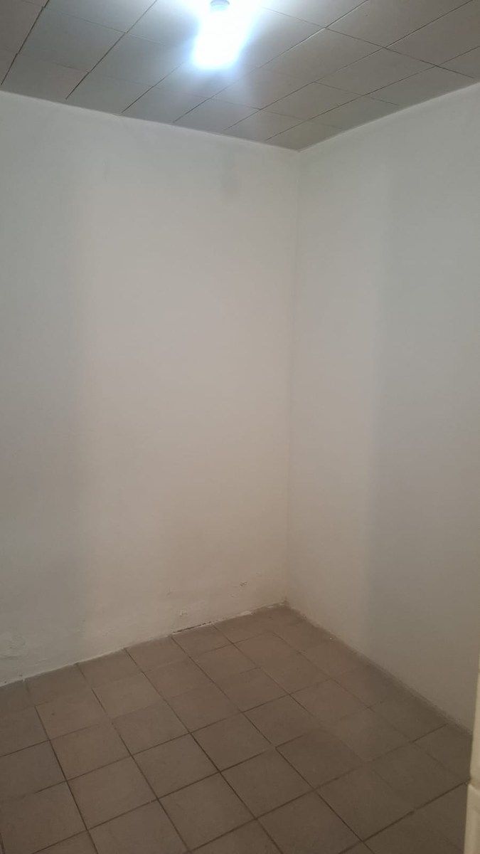 39 de 40: Bodega o pequeña oficina