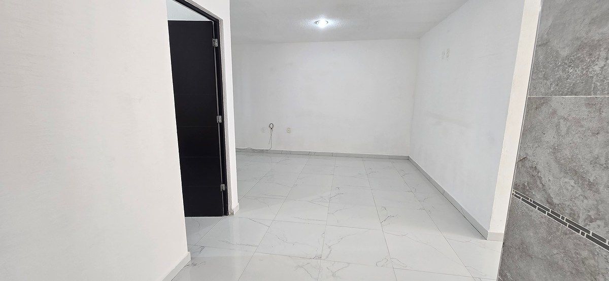 Venta de casa en Las Trojes Corregidora con recamara en PB y Roof Garden - foto 4