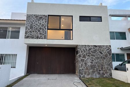 CASA BUDAPEST - EL REFUGIO RESIDENCIAL