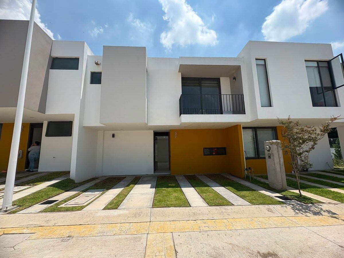 CASA À VENDA OU ALUGUEL EM BOSQUES DE SANTA ANITA, foto 1 de 15