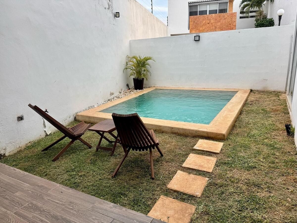 Casa en esquina, venta en Mérida, privada Santa Gertrudis copó. Paneles solares - foto 4