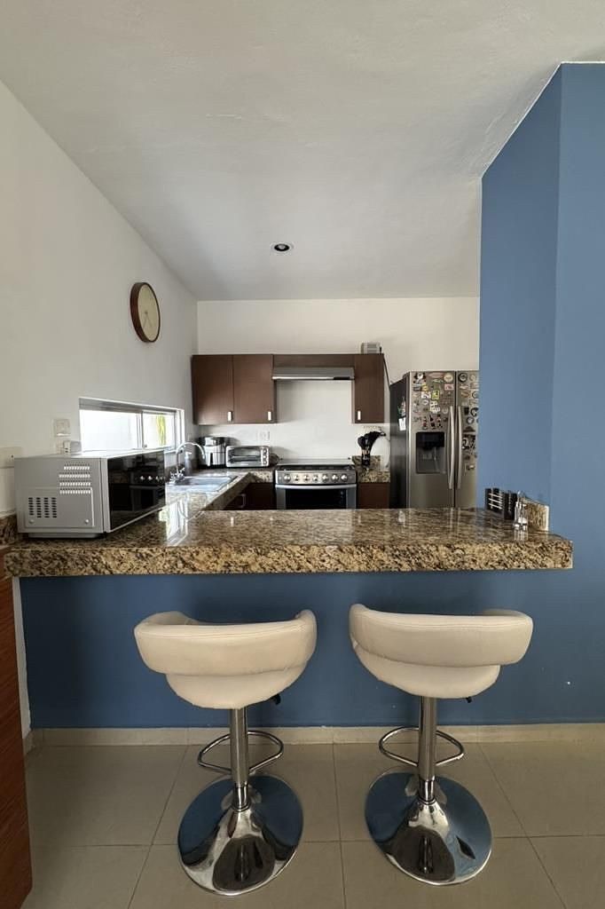 Casa en esquina, venta en Mérida, privada Santa Gertrudis copó. Paneles solares - foto 1