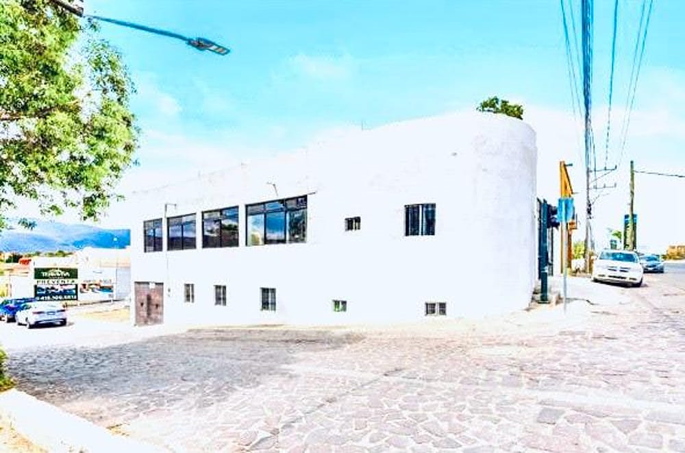 Commercial Ave Paseo Real