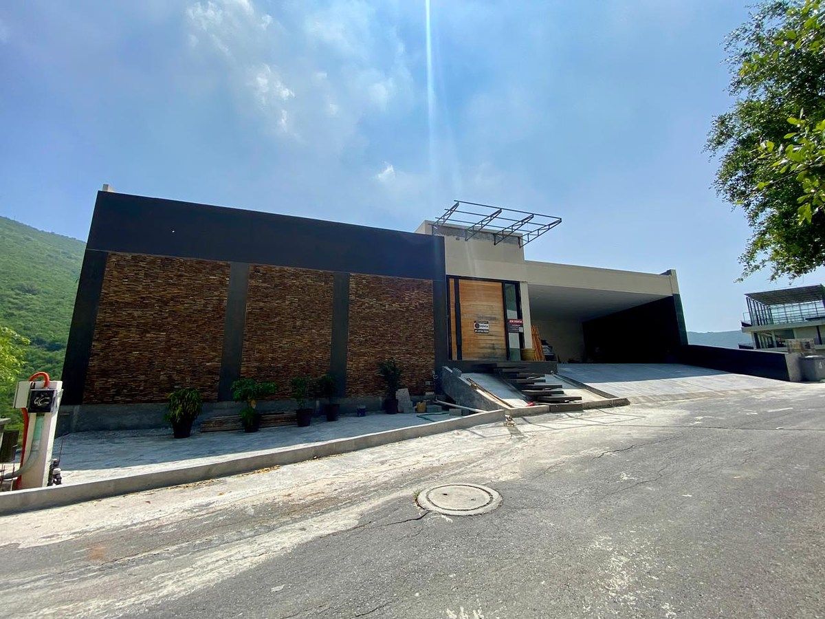 CASA RESIDENCIAL EN VENTA - MONTERREY, photo 1 of 20