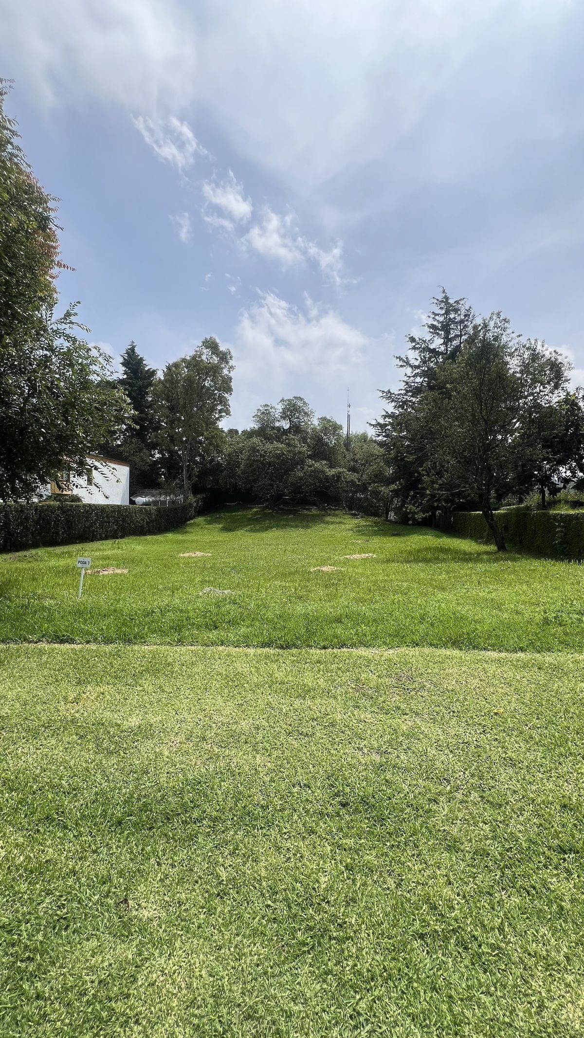 Terreno en Venta en Paseo de los Cedros 2 frentes en Club de Golf Los Encinos, foto 1 de 15