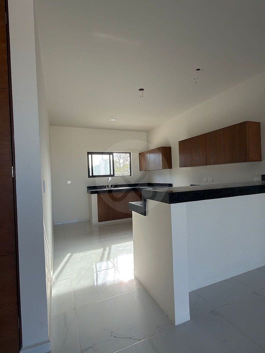 Venta de Casa Residencial dentro de privada de 4 Habitaciones Equipada - foto 2