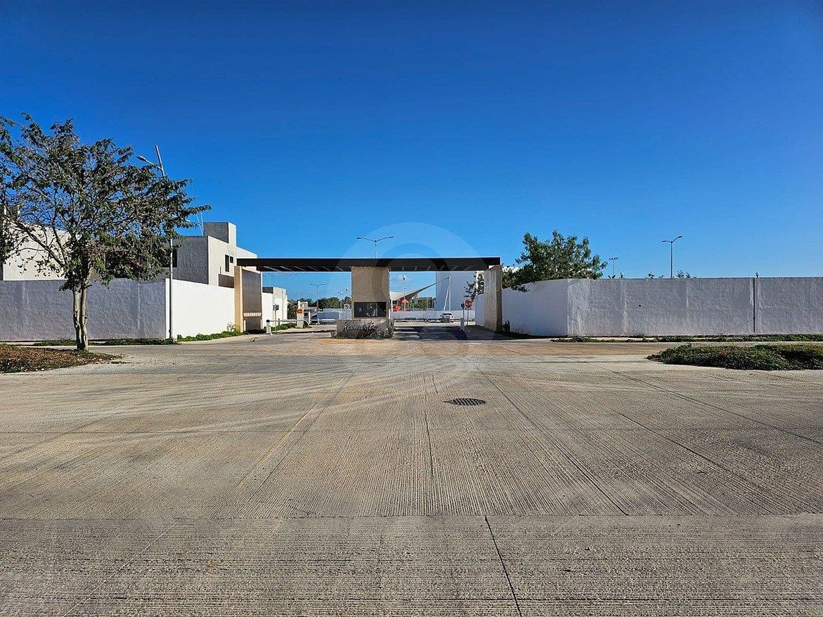 Venta de Terreno residencial en Xcanatún con amenidades - foto 2