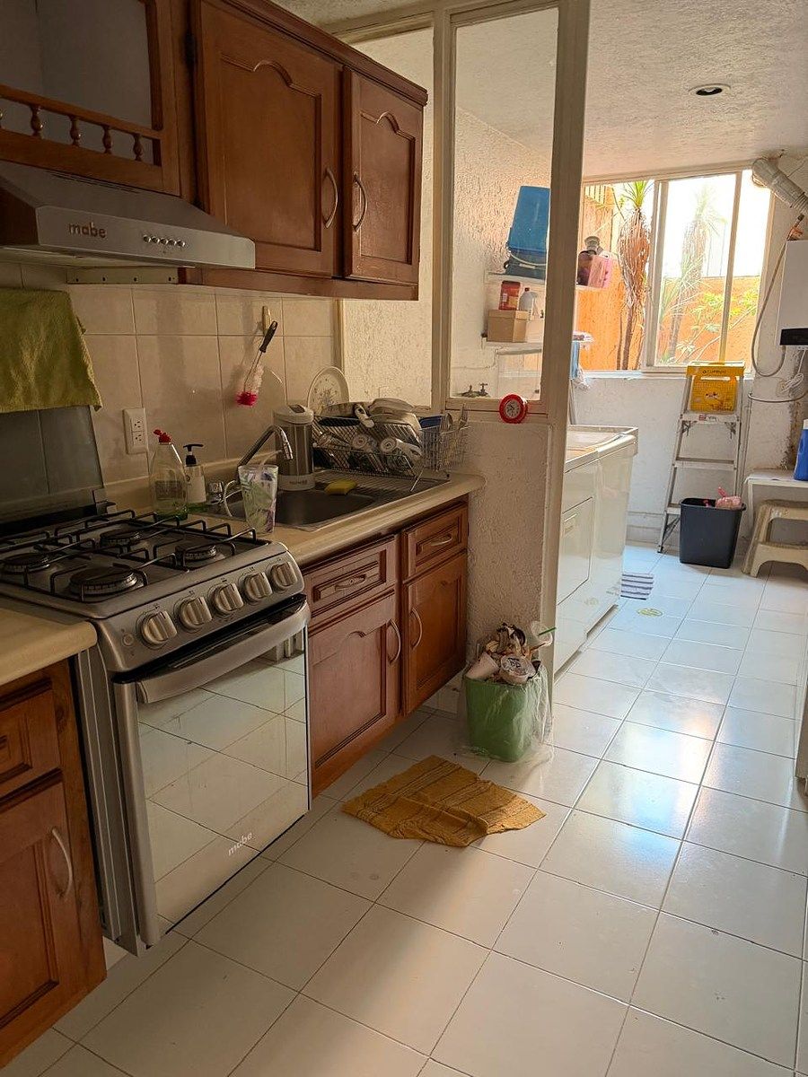 10 de 19: Cocina integral y cuarto lavado