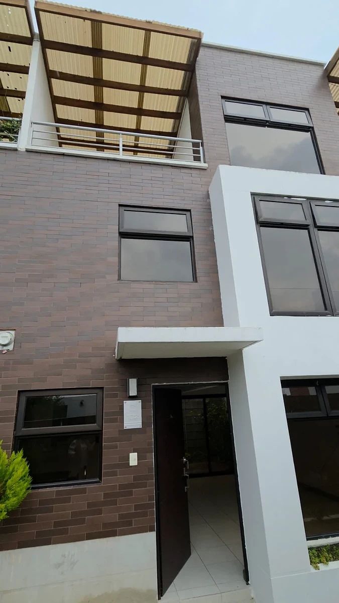 Casa en Renta, Residencial a un costado de Colegio SEK, km.20.5 Lo de Dieguez, foto 1 de 16