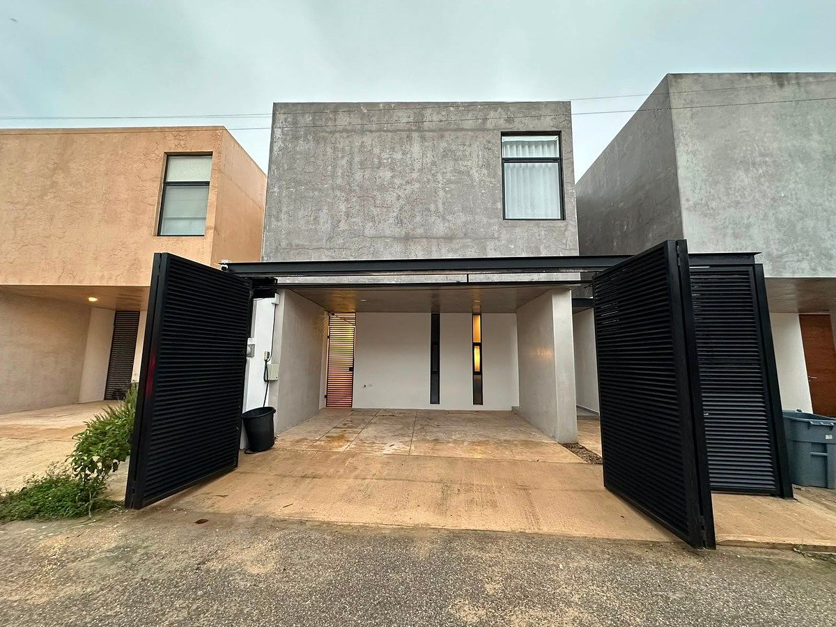 Casa com Equipamentos e Painéis Solares em Temozón Norte, foto 1 de 15