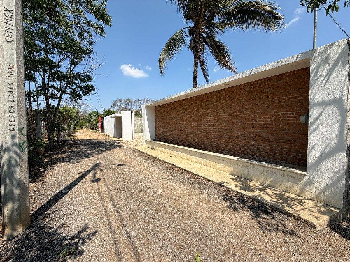 En venta residencia de un nivel con amplio terreno , Ocozocoautla, Chiapas