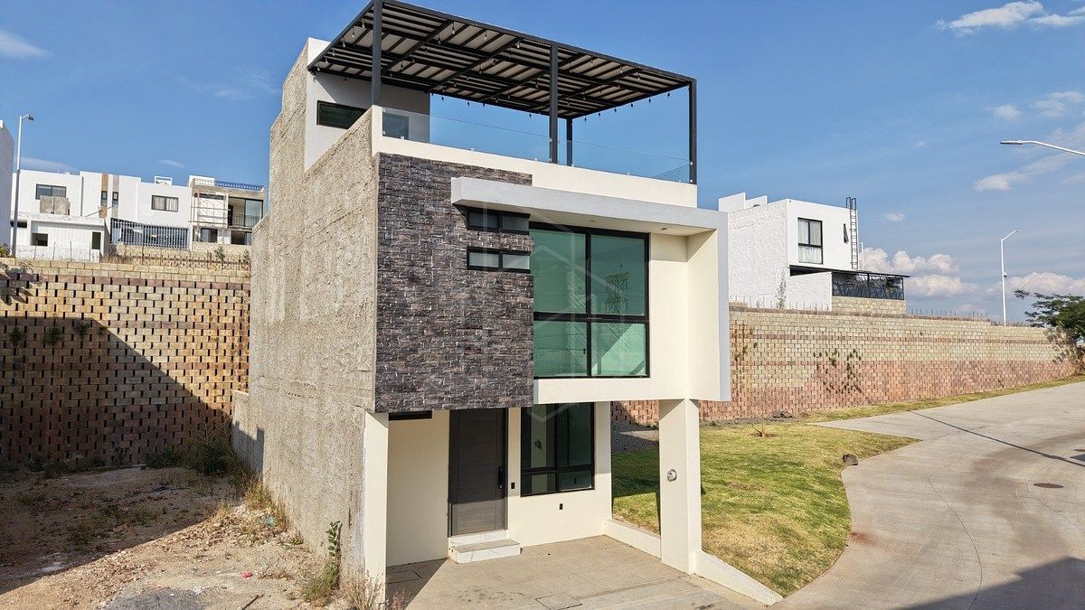 Casa en Venta - Coto Areto Zimalta, Tlaquepaque. - foto 2