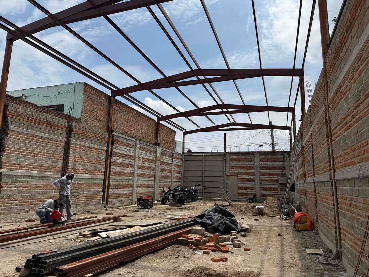 PRE VENTA/RENTA BODEGA ÚLTIMA MILLA EN COLONIA ARTESANOS TLAQUEPAQUE, foto 1 de 17