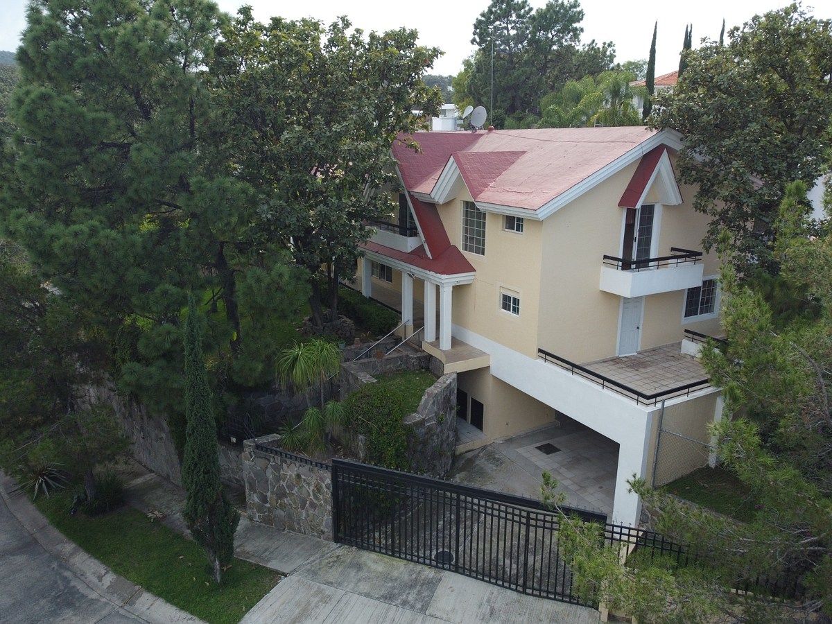 1 of 22: fachada