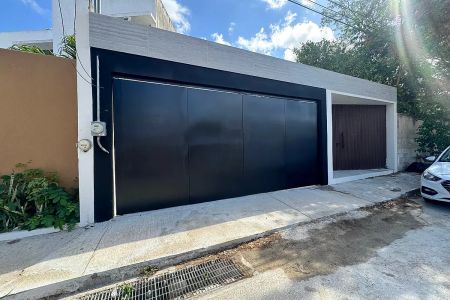 Espaciosa casa recién remodelada de una planta cerca de altabrisa