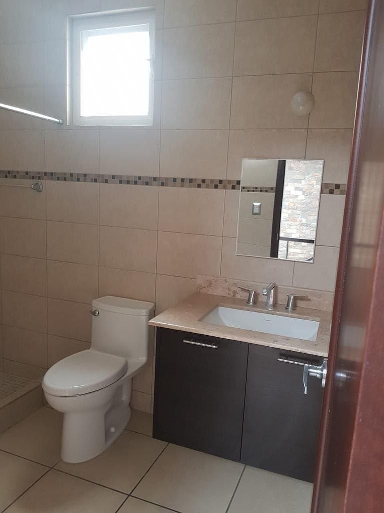 Casa en Zona 16, Guatemala, foto 10 de 15