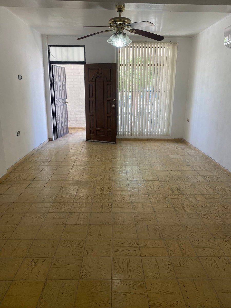 Sala, photo 3 of 21
