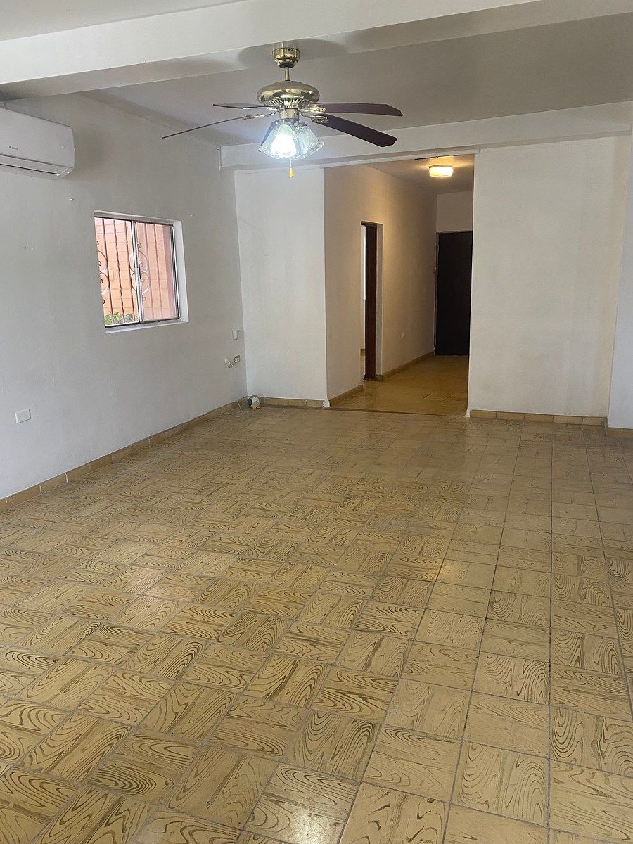 Sala, photo 2 of 21